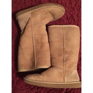 Light tan ugg boots